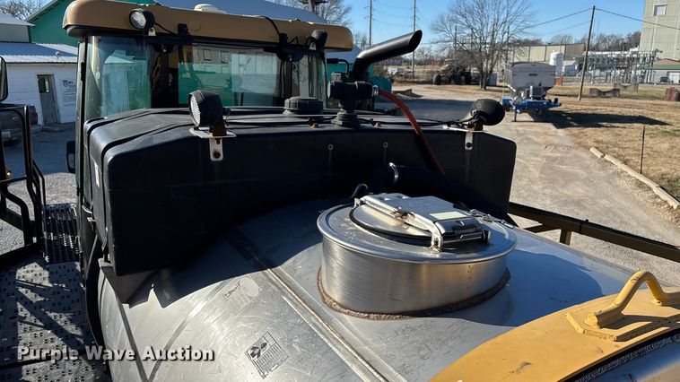 image for item ED2445 2014 RoGator RG900 sprayer