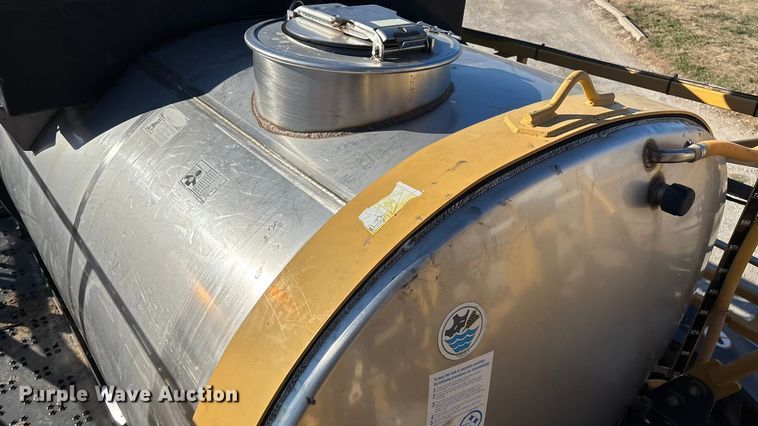 image for item ED2445 2014 RoGator RG900 sprayer