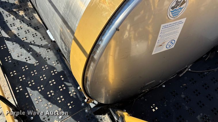 image for item ED2445 2014 RoGator RG900 sprayer