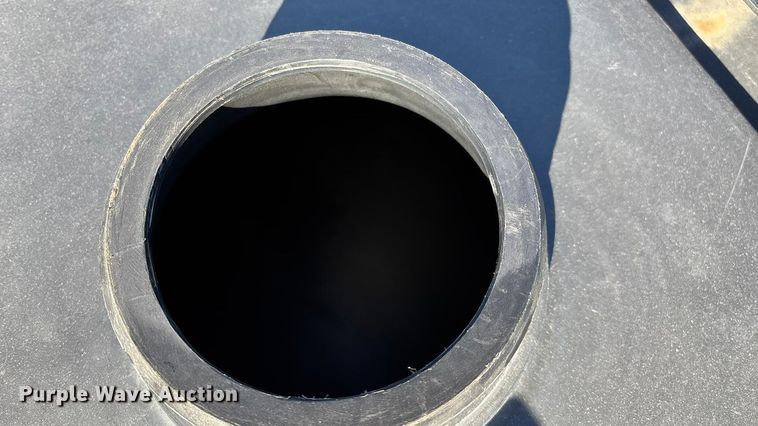 image for item ED2445 2014 RoGator RG900 sprayer