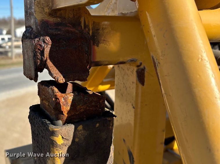 image for item ED2445 2014 RoGator RG900 sprayer