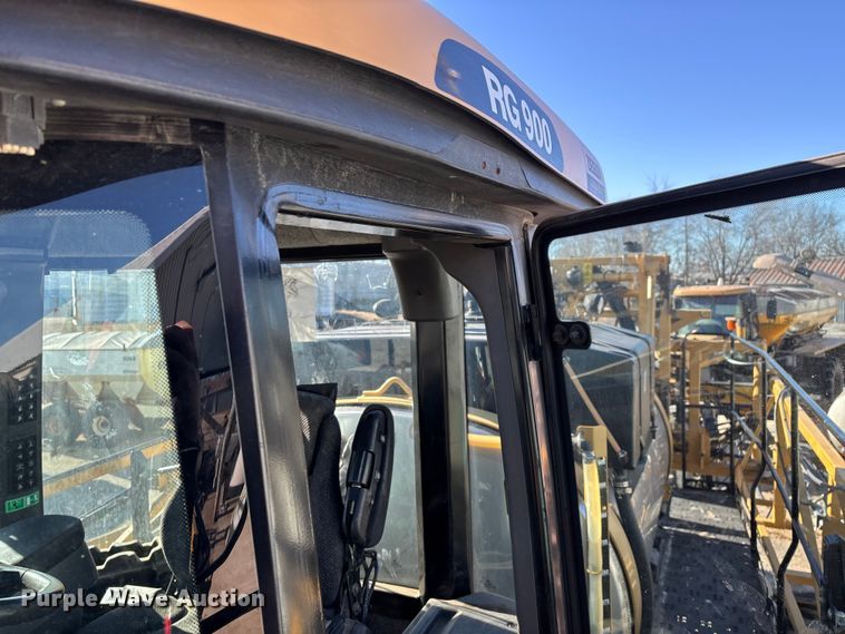 image for item ED2445 2014 RoGator RG900 sprayer