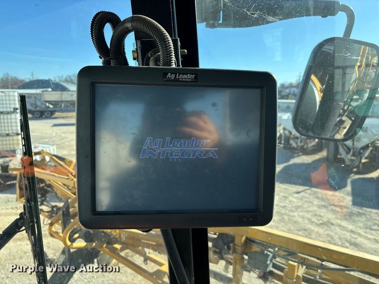 image for item ED2445 2014 RoGator RG900 sprayer