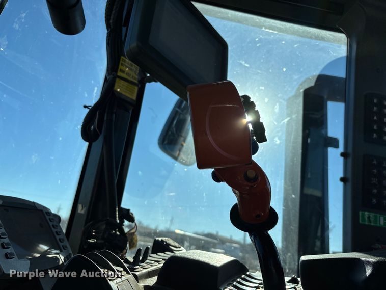 image for item ED2445 2014 RoGator RG900 sprayer