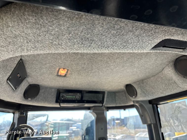 image for item ED2445 2014 RoGator RG900 sprayer