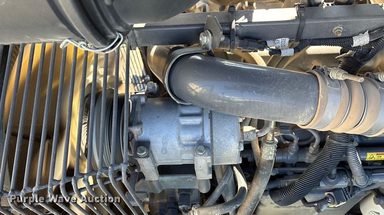 image for item ED2445 2014 RoGator RG900 sprayer