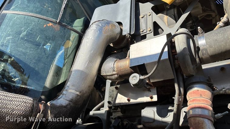 image for item ED2445 2014 RoGator RG900 sprayer