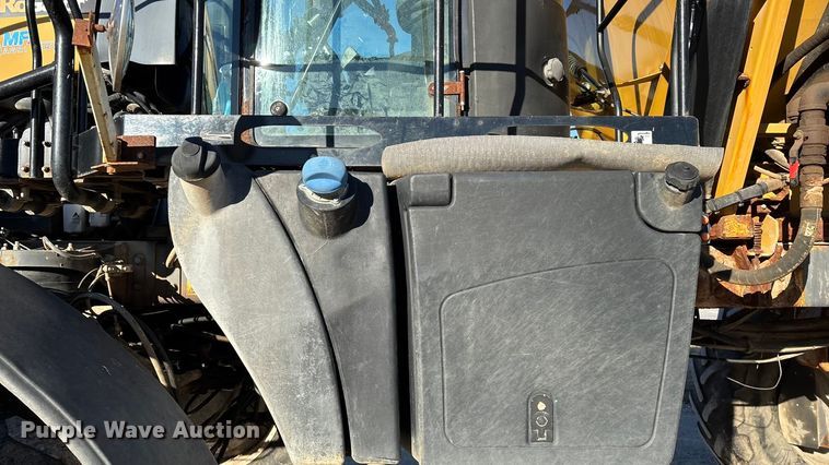 image for item ED2446 2012 RoGator RG1100 spreader