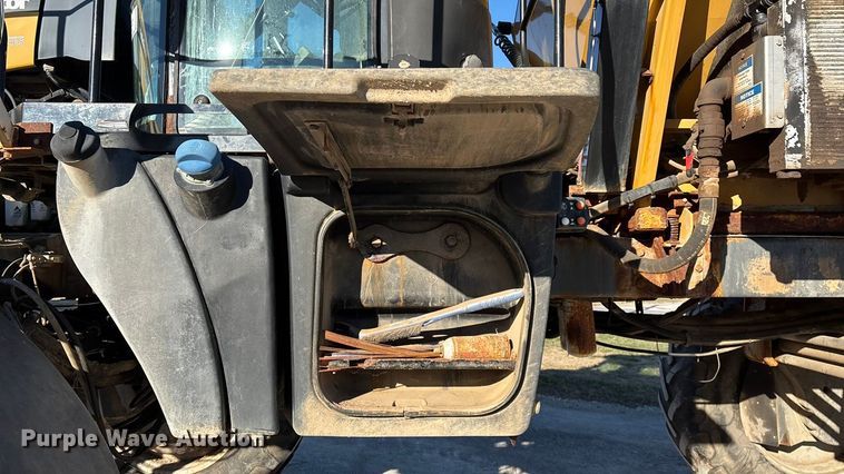 image for item ED2446 2012 RoGator RG1100 spreader