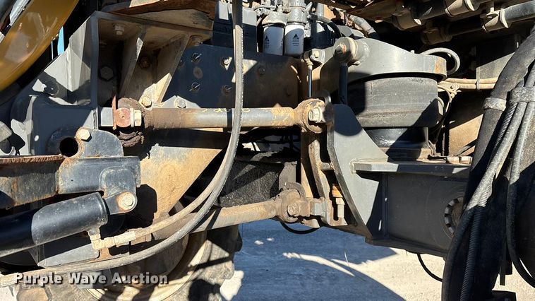 image for item ED2446 2012 RoGator RG1100 spreader