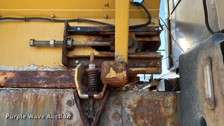 image for item ED2446 2012 RoGator RG1100 spreader