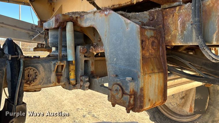 image for item ED2446 2012 RoGator RG1100 spreader