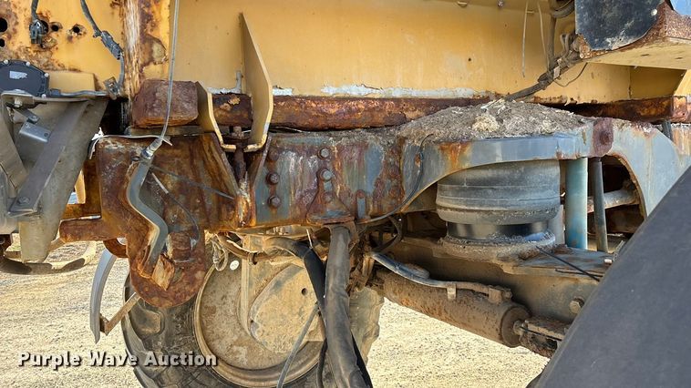 image for item ED2446 2012 RoGator RG1100 spreader