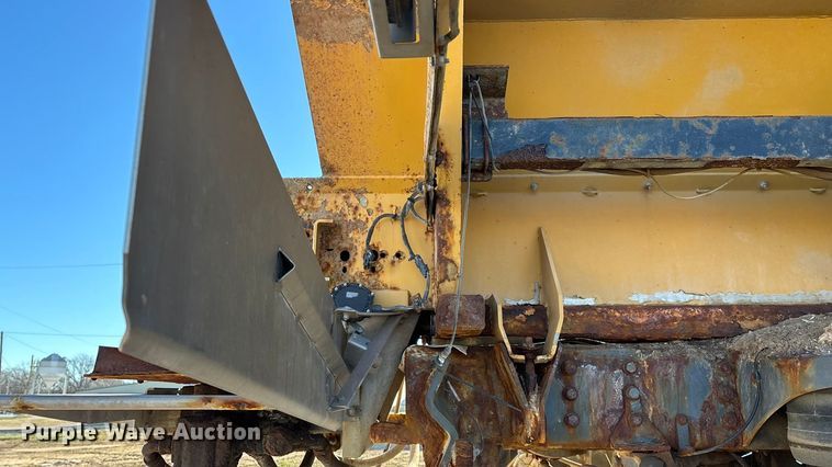 image for item ED2446 2012 RoGator RG1100 spreader