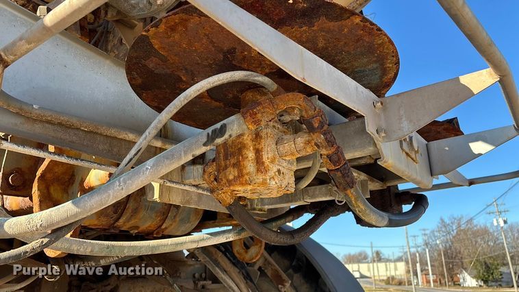 image for item ED2446 2012 RoGator RG1100 spreader