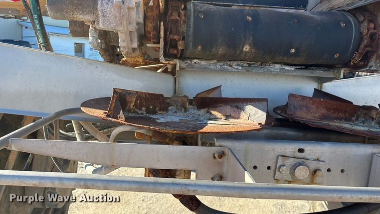 image for item ED2446 2012 RoGator RG1100 spreader