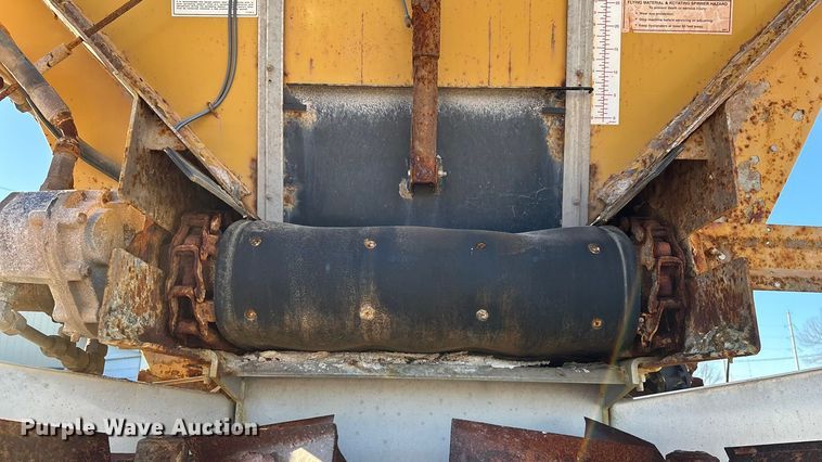 image for item ED2446 2012 RoGator RG1100 spreader