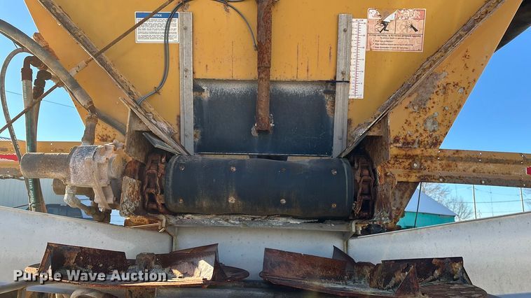 image for item ED2446 2012 RoGator RG1100 spreader