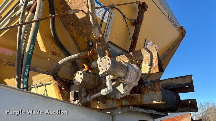 image for item ED2446 2012 RoGator RG1100 spreader