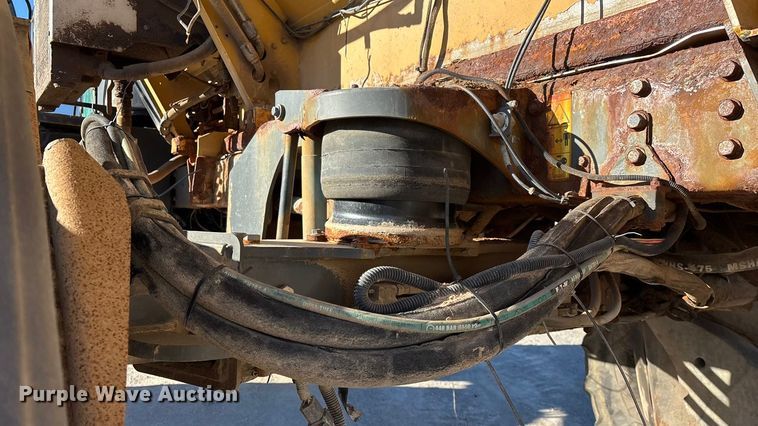 image for item ED2446 2012 RoGator RG1100 spreader