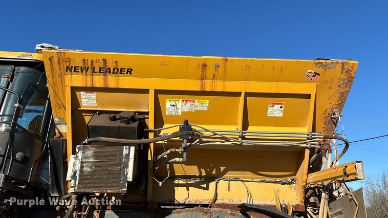 image for item ED2446 2012 RoGator RG1100 spreader