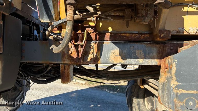 image for item ED2446 2012 RoGator RG1100 spreader