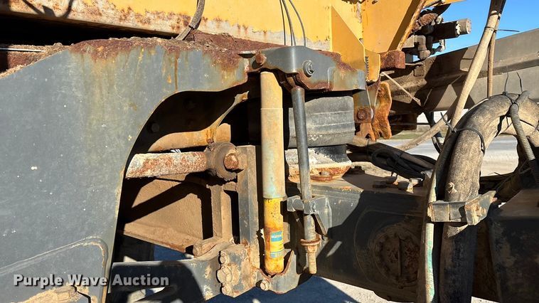 image for item ED2446 2012 RoGator RG1100 spreader