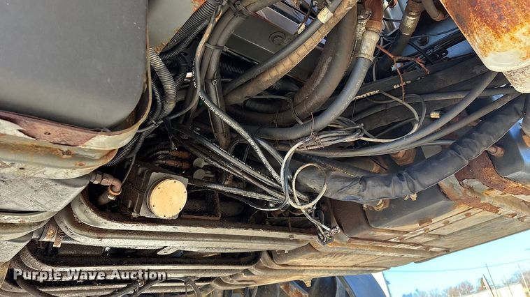 image for item ED2446 2012 RoGator RG1100 spreader