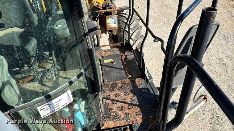 image for item ED2446 2012 RoGator RG1100 spreader