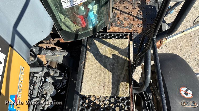 image for item ED2446 2012 RoGator RG1100 spreader