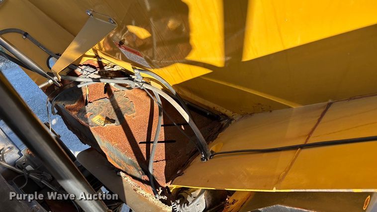 image for item ED2446 2012 RoGator RG1100 spreader