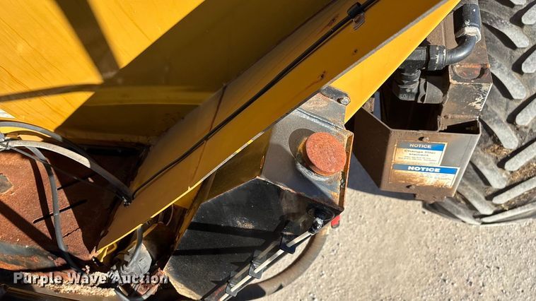 image for item ED2446 2012 RoGator RG1100 spreader