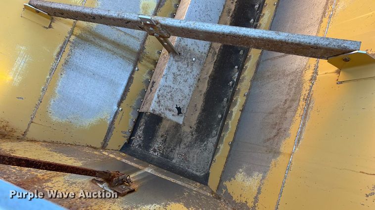 image for item ED2446 2012 RoGator RG1100 spreader