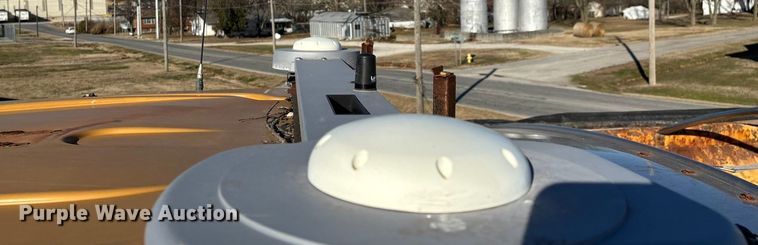 image for item ED2446 2012 RoGator RG1100 spreader