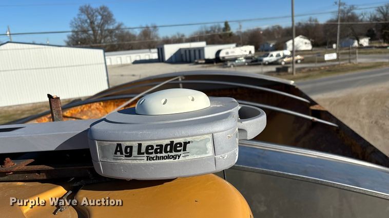 image for item ED2446 2012 RoGator RG1100 spreader