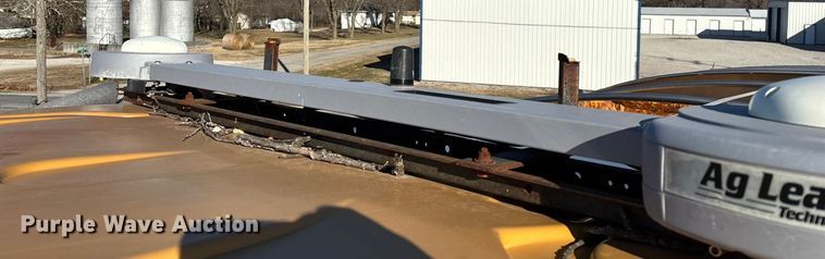 image for item ED2446 2012 RoGator RG1100 spreader