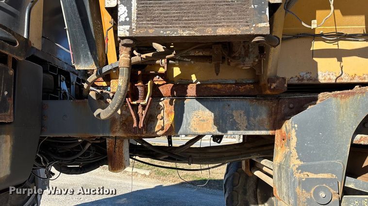 image for item ED2446 2012 RoGator RG1100 spreader