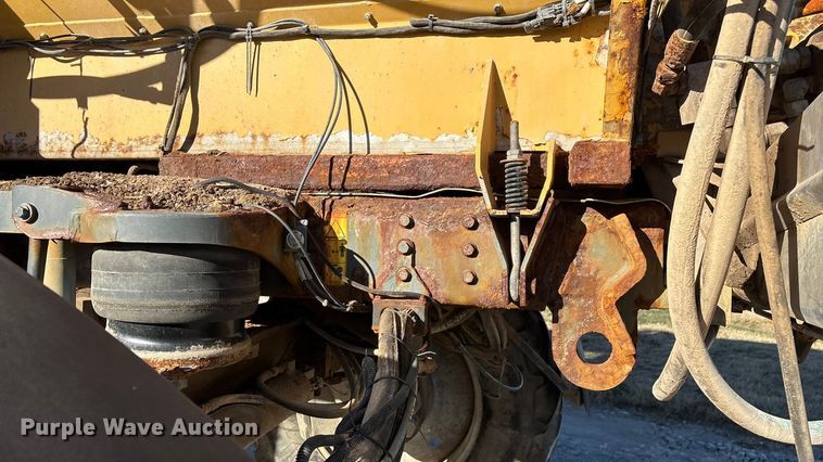 image for item ED2446 2012 RoGator RG1100 spreader