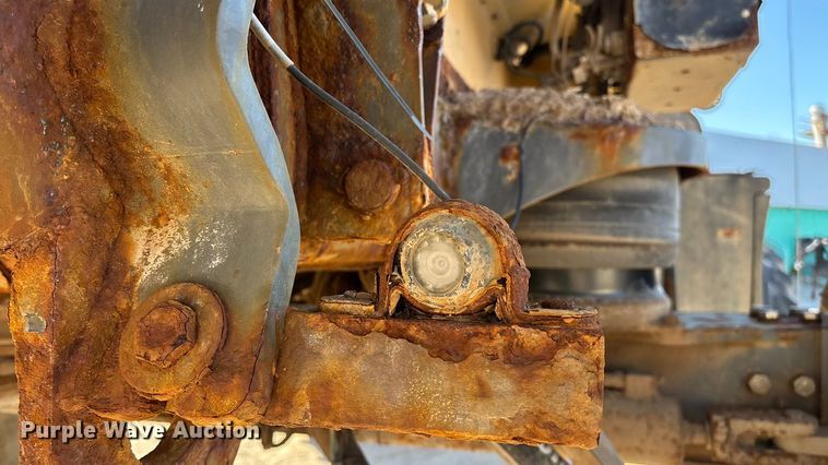 image for item ED2446 2012 RoGator RG1100 spreader