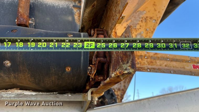 image for item ED2446 2012 RoGator RG1100 spreader