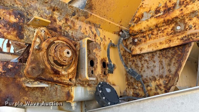 image for item ED2446 2012 RoGator RG1100 spreader