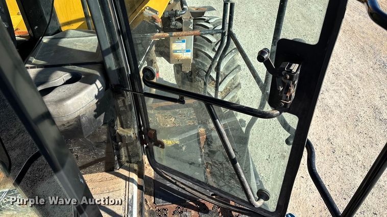 image for item ED2446 2012 RoGator RG1100 spreader