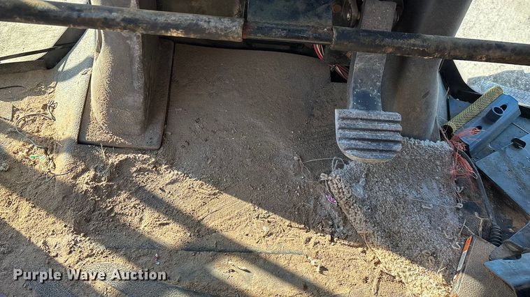 image for item ED2446 2012 RoGator RG1100 spreader