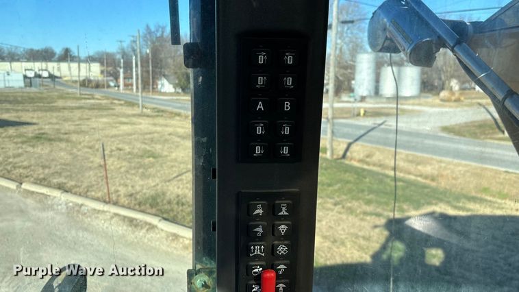 image for item ED2446 2012 RoGator RG1100 spreader