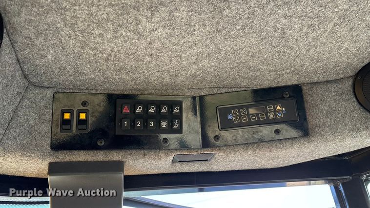 image for item ED2446 2012 RoGator RG1100 spreader