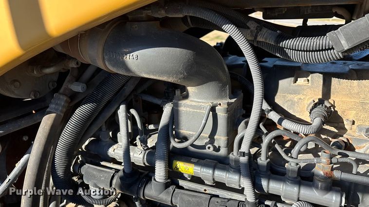 image for item ED2446 2012 RoGator RG1100 spreader