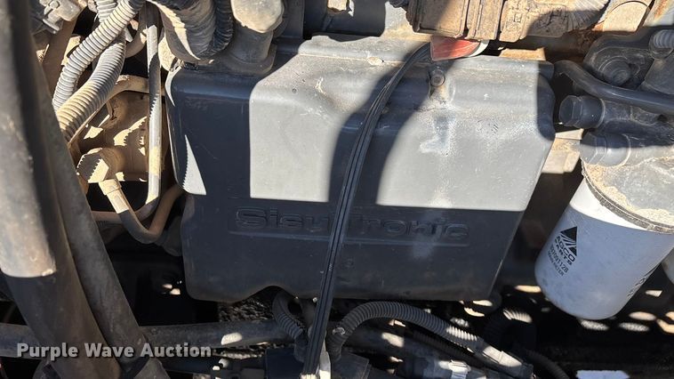 image for item ED2446 2012 RoGator RG1100 spreader