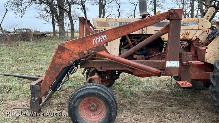 image for item ED2456 Case 830 Comfort King tractor