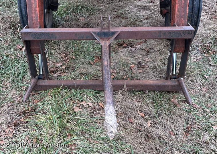 image for item ED2456 Case 830 Comfort King tractor