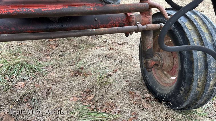 image for item ED2456 Case 830 Comfort King tractor